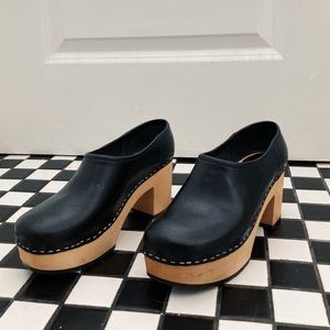 Swedish Hasbeens Bettan Clogs in Black Size 39